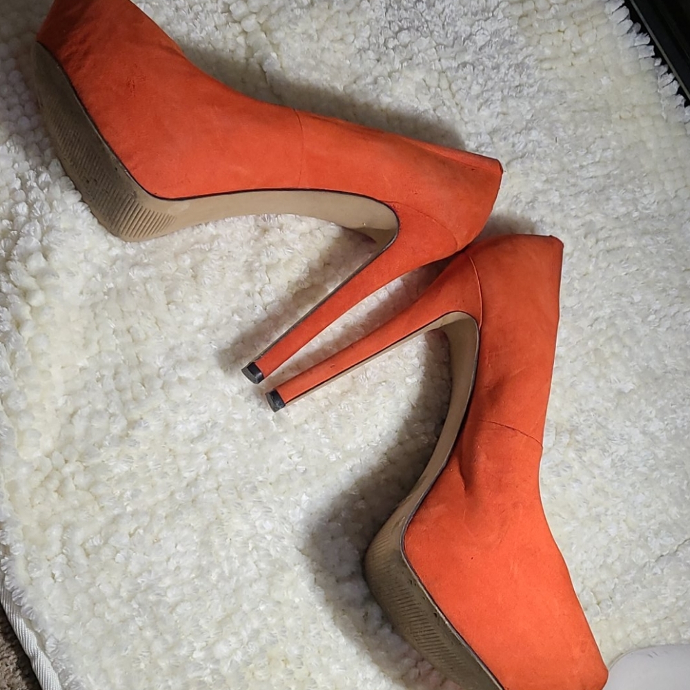 Shoes - Picture 2 of 5